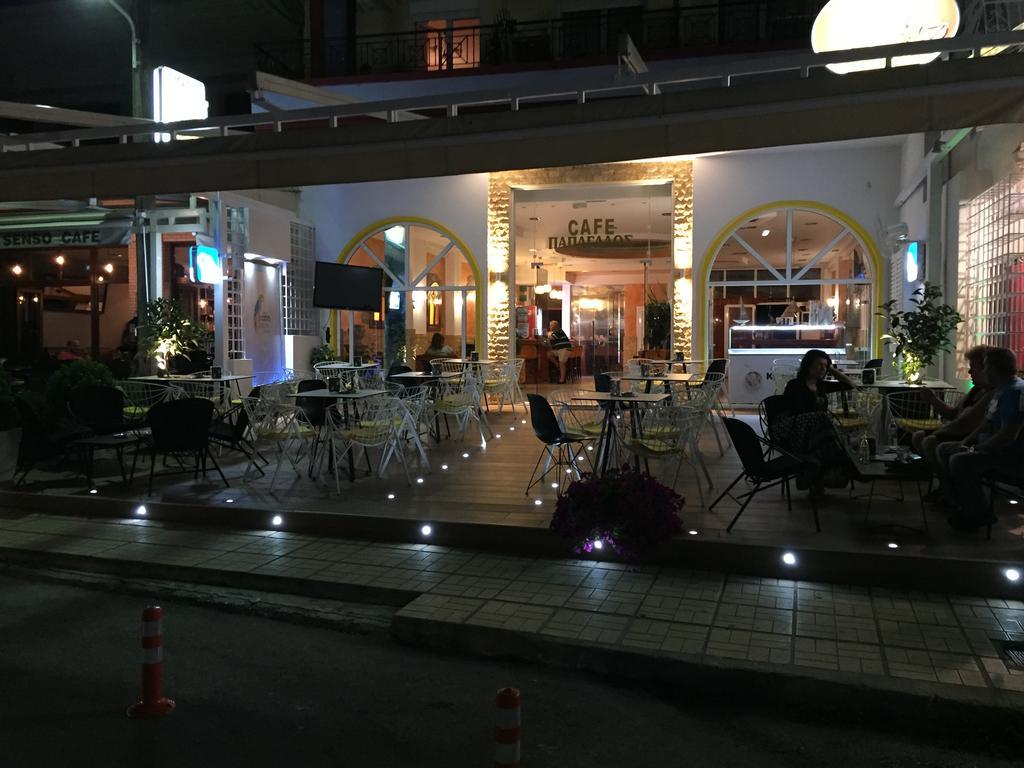 Hotel Papagalos Neos Marmaras Buitenkant foto