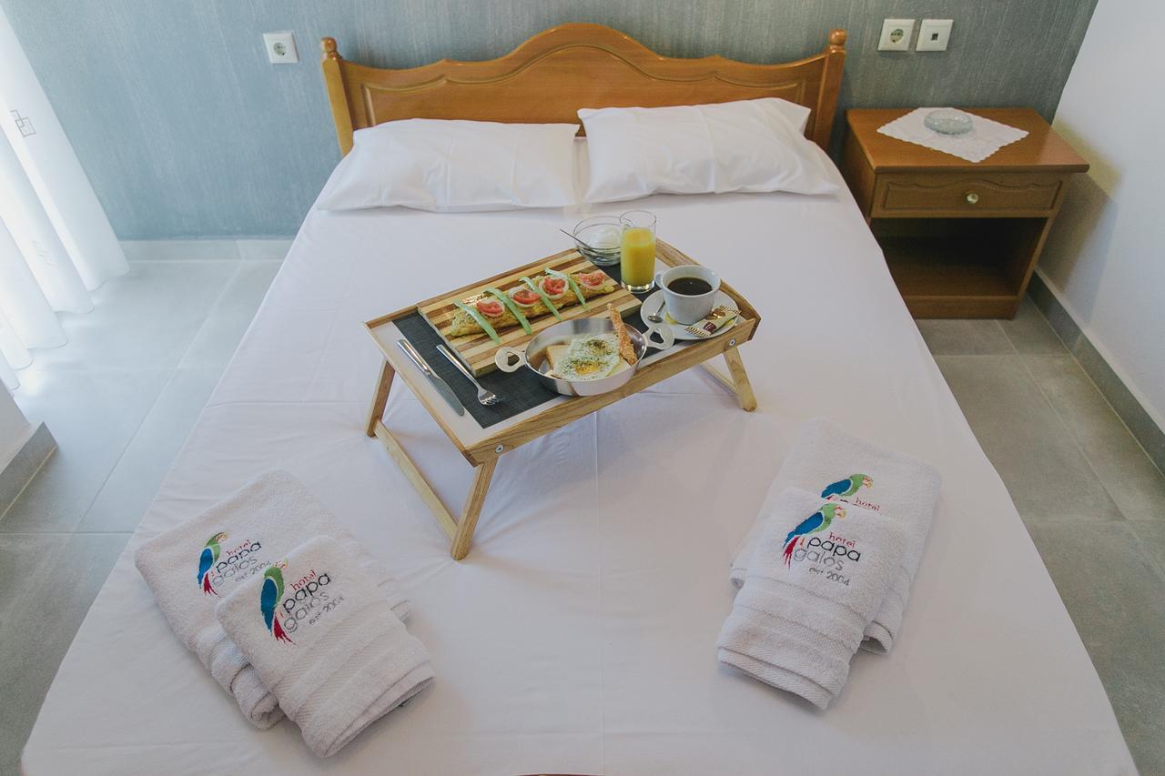 Hotel Papagalos Neos Marmaras Buitenkant foto